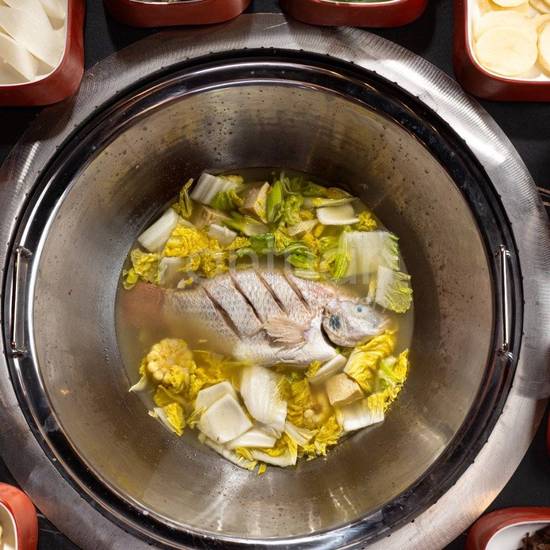 Stewed Sea Bass /铁锅炖鲈鱼